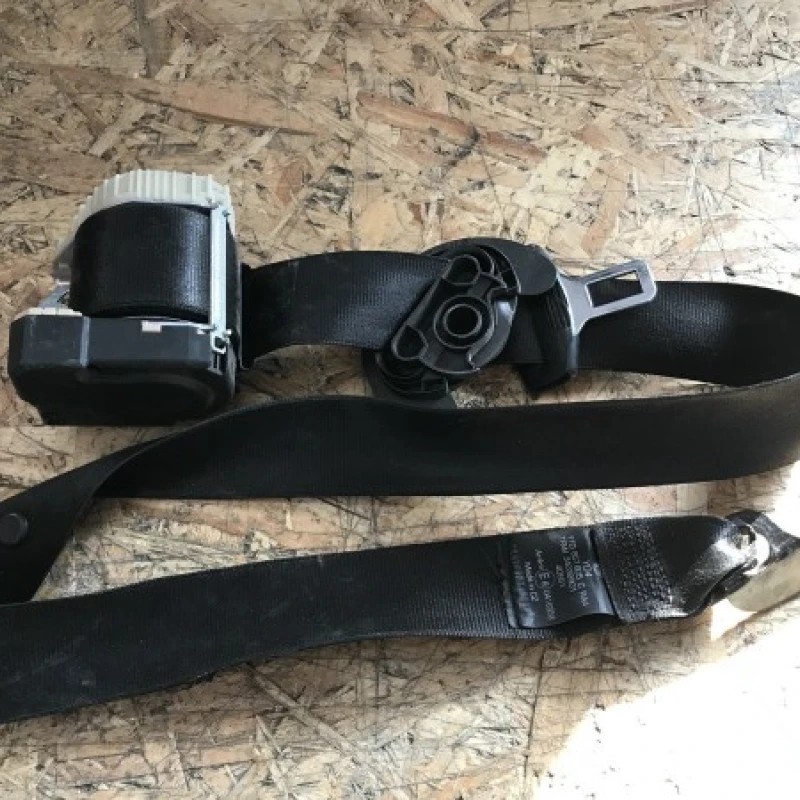 Centura siguranta stanga spate / Volkswagen Touran 1T Cross 2008 / Interior