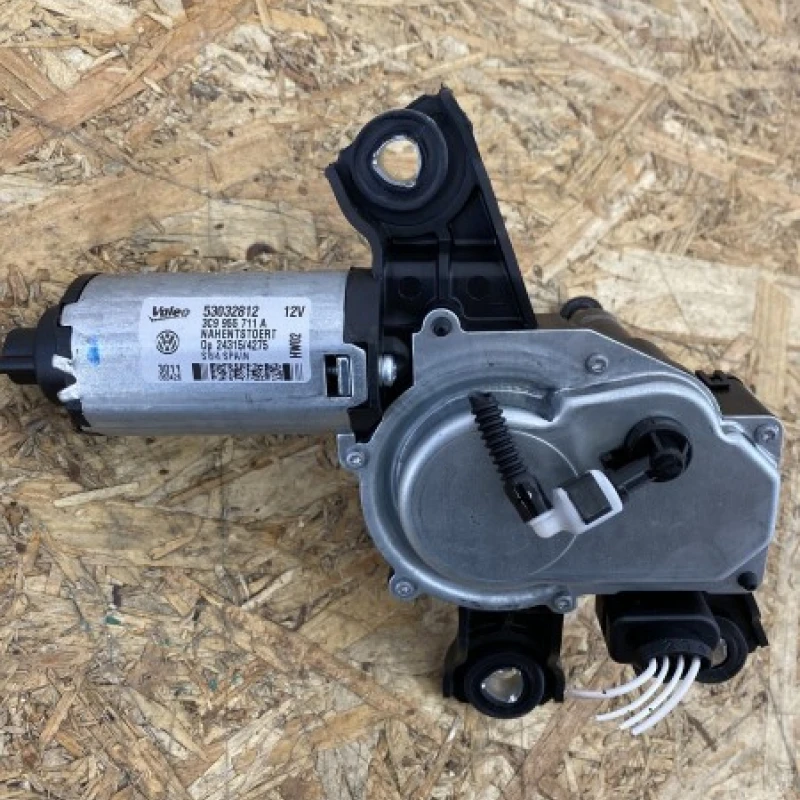 Motoras stergator haion / Volkswagen Passat B7 2012 / Caroserie, oglinzi si faruri