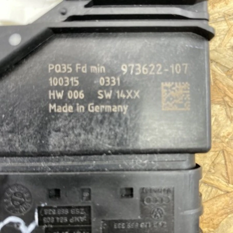 Modul confort usa dreapta spate / Volkswagen Golf MK6 2010 / Caroserie, oglinzi si faruri
