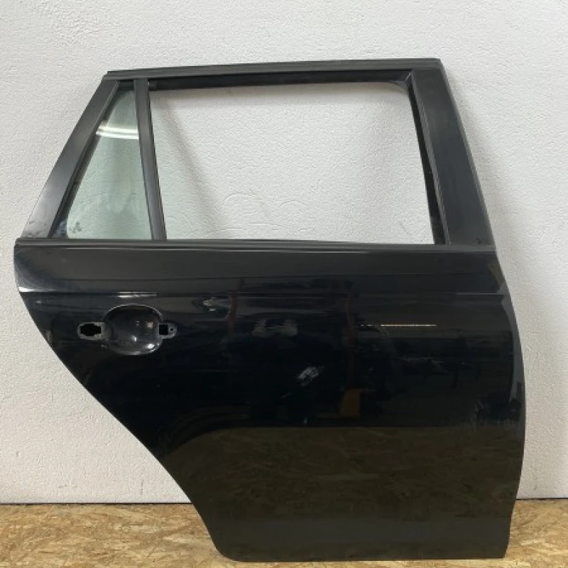 Usa dreapta spate / Volkswagen Golf MK6 2010 / Caroserie, oglinzi si faruri