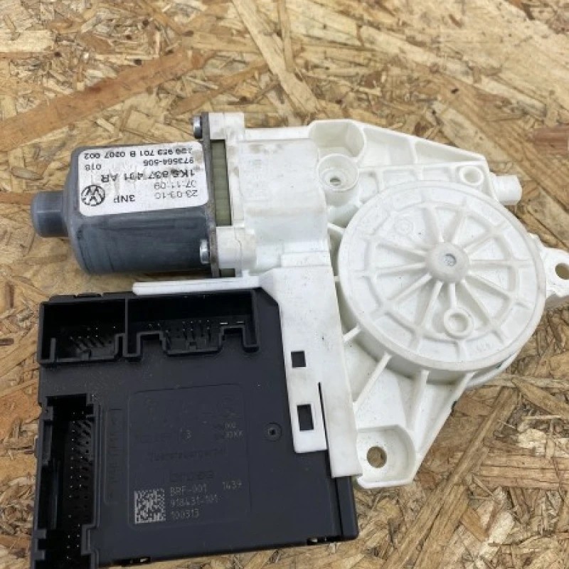 Modul confort usa stanga fata / Volkswagen Golf MK6 2010 / Audio si electronice