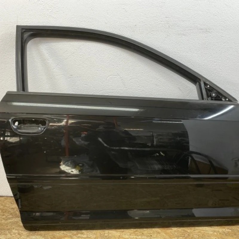 Usa dreapta fata / Audi A3 8P 2011 / Caroserie, oglinzi si faruri