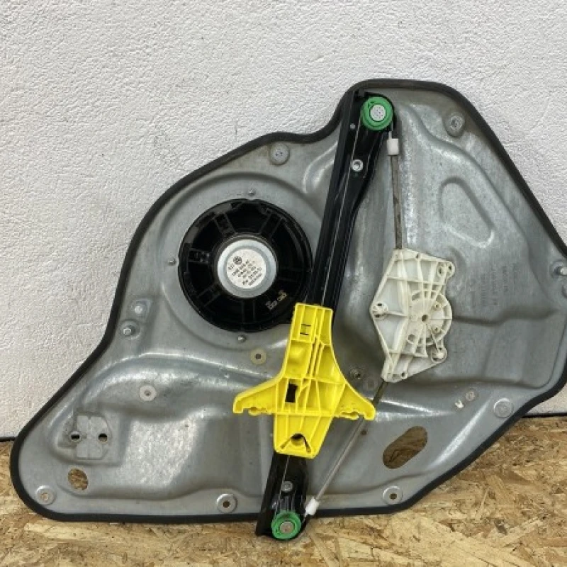 Macara geam stanga spate Volkswagen 
