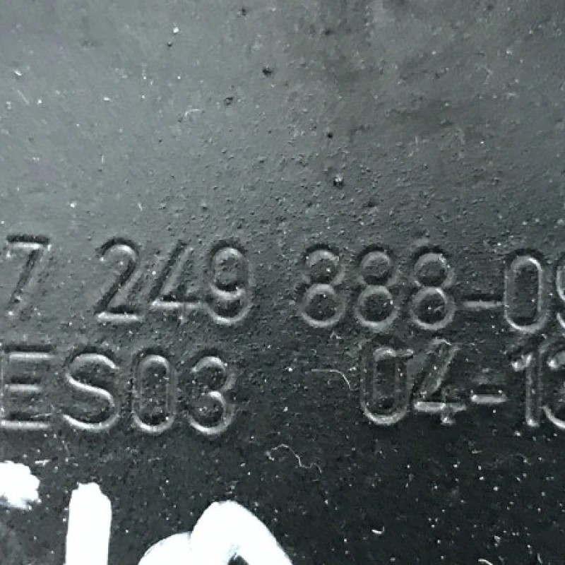 Balama capota dreapta fata / BMW Seria 5 F10 2013 / Caroserie, oglinzi si faruri