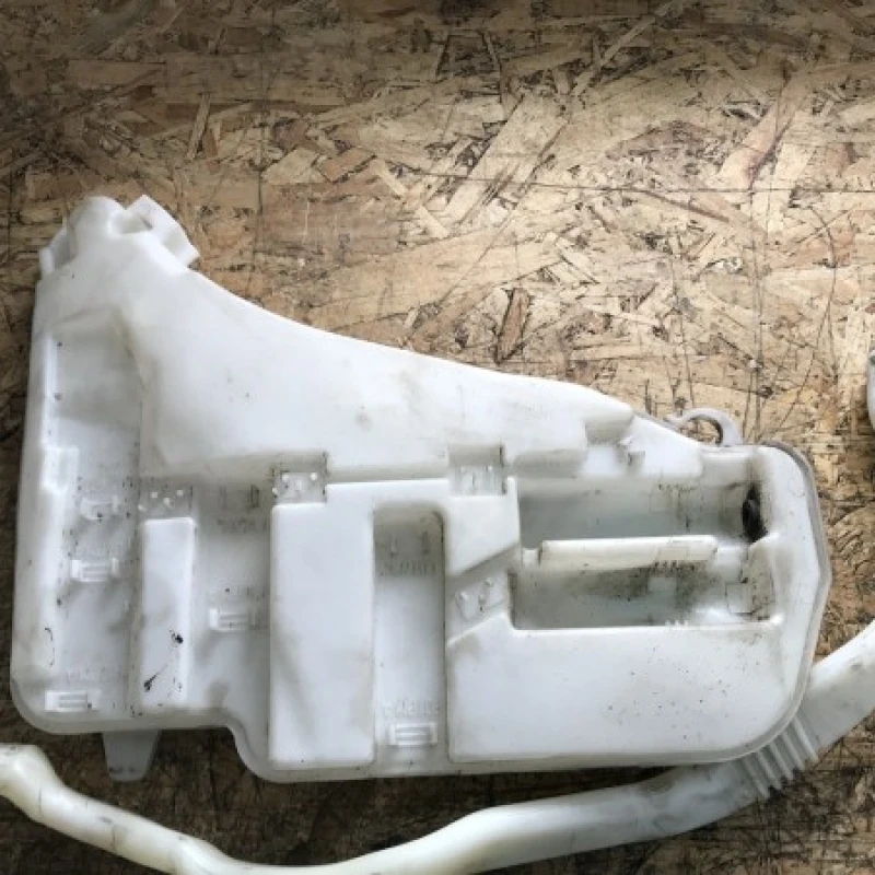 Vas lichid parbriz / BMW Seria 5 F10 2013 / Motor, racire si evacuare