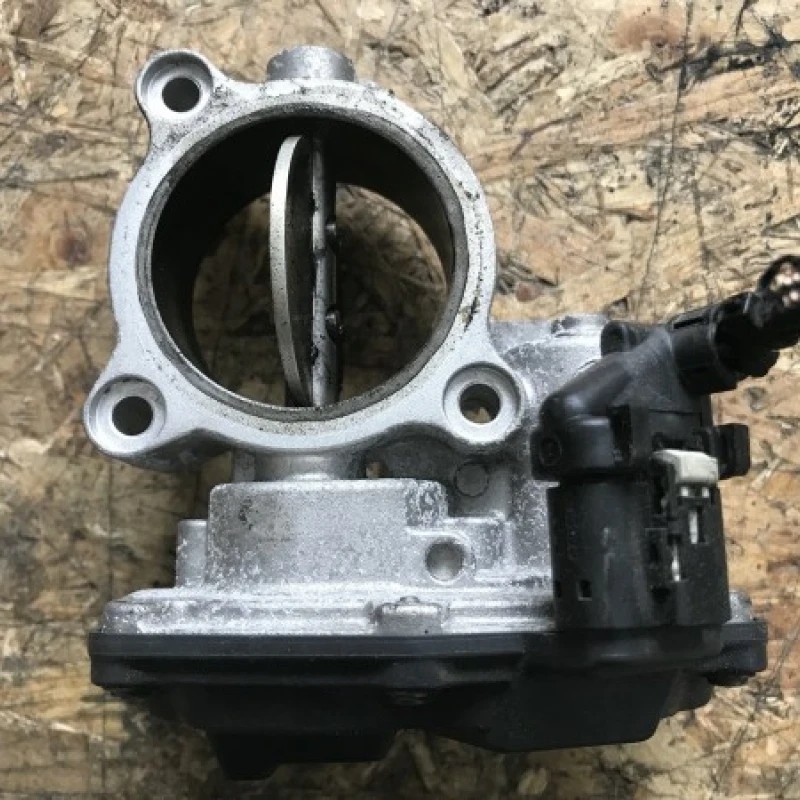 Clapeta acceleratie / { $product->car->full_name_for_site }} / Motor, racire si evacuare