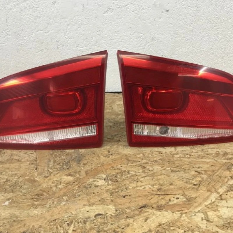 Stop dreapta haion / Volkswagen Passat B7 2012 / Caroserie, oglinzi si faruri