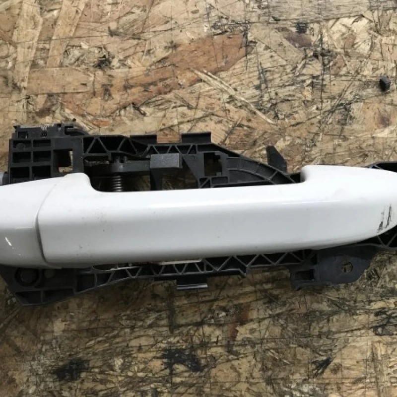 Maner usa dreapta spate / Volkswagen Passat B7 2012 / Caroserie, oglinzi si faruri