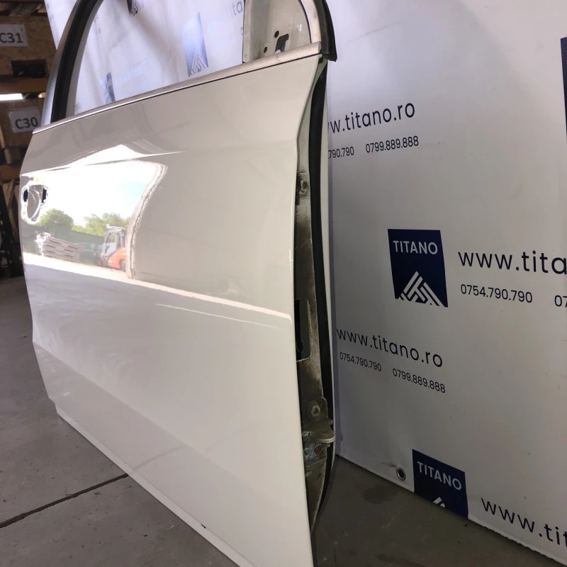 Usa dreapta fata / Volkswagen Passat B7 2012 / Caroserie, oglinzi si faruri