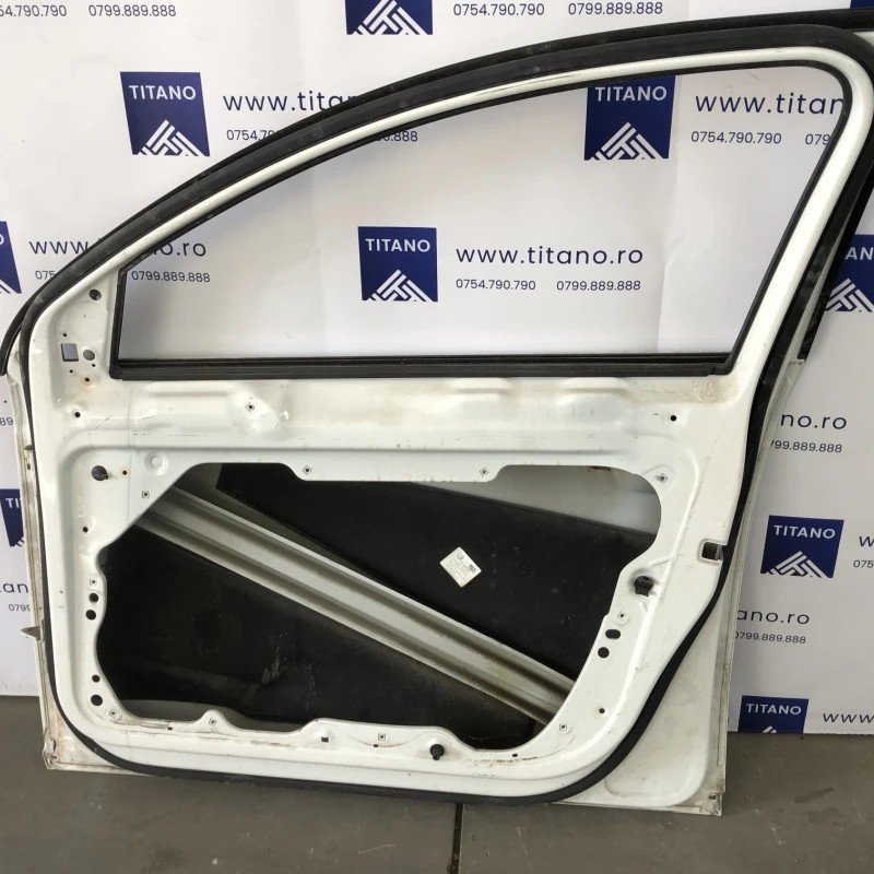 Usa dreapta fata / Volkswagen Passat B7 2012 / Caroserie, oglinzi si faruri