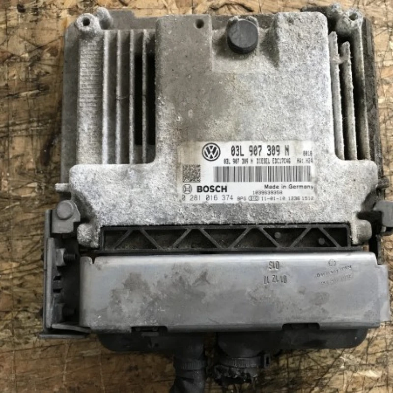 Calculator motor ECU Volkswagen 