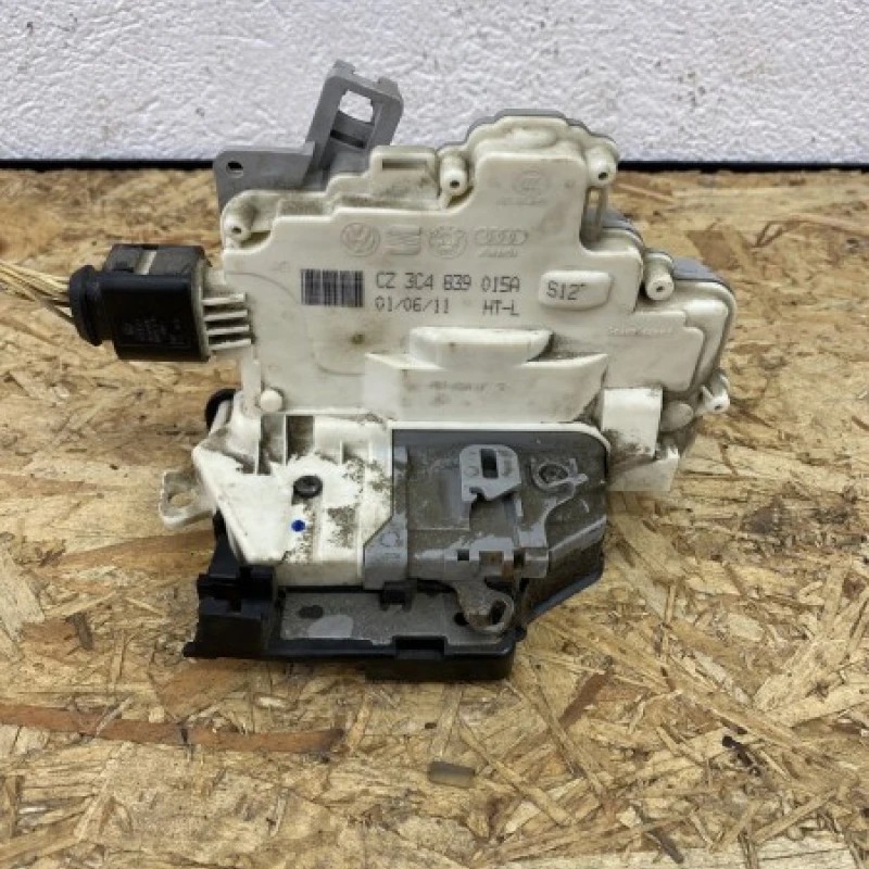 Iala broasca stanga spate / Volkswagen Passat B7 2012 / Caroserie, oglinzi si faruri