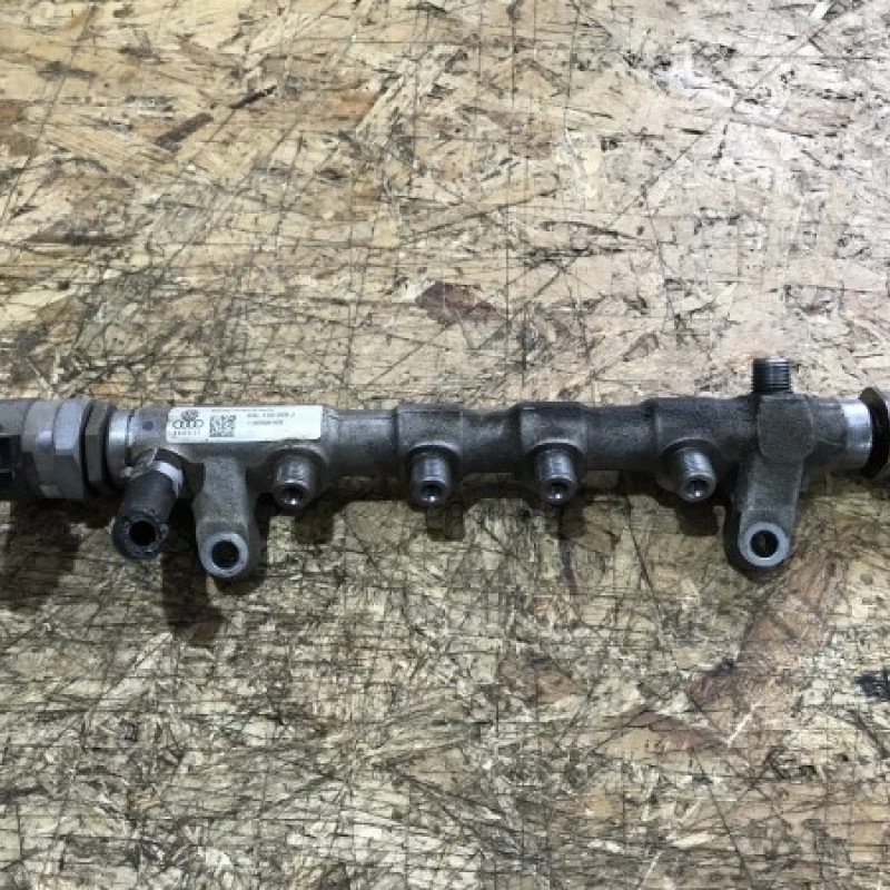 Rampa de injectie Volkswagen Passat B7 2012