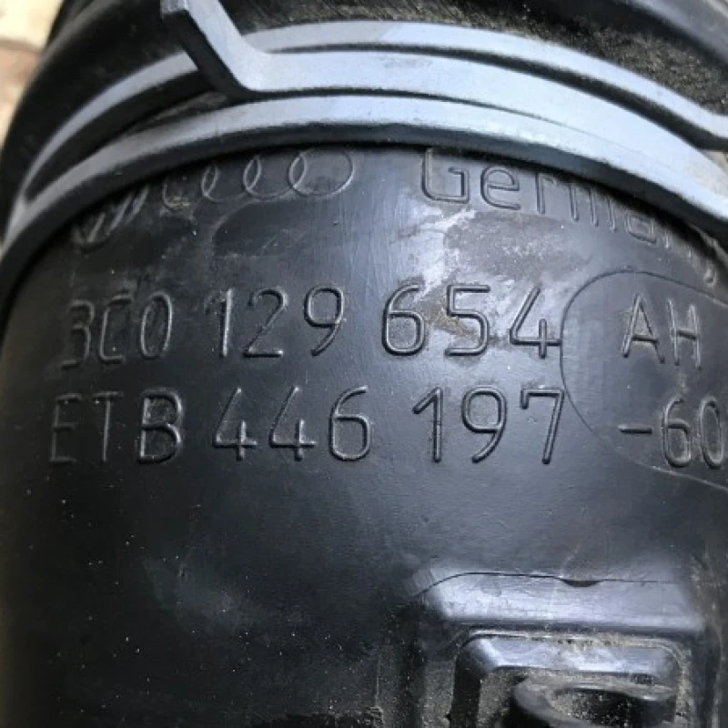 Tub aer / Volkswagen Passat B7 2012 / Motor, racire si evacuare