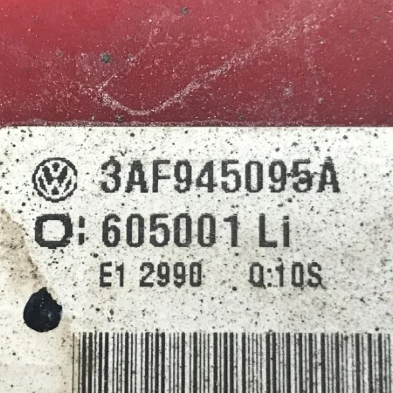 Stop stanga / Volkswagen Passat B7 2012 / Caroserie, oglinzi si faruri