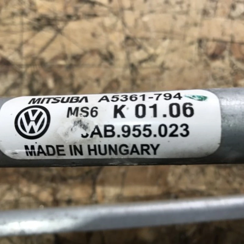 Ansamblu stergatoare fata / Volkswagen Passat B7 2012 / Caroserie, oglinzi si faruri