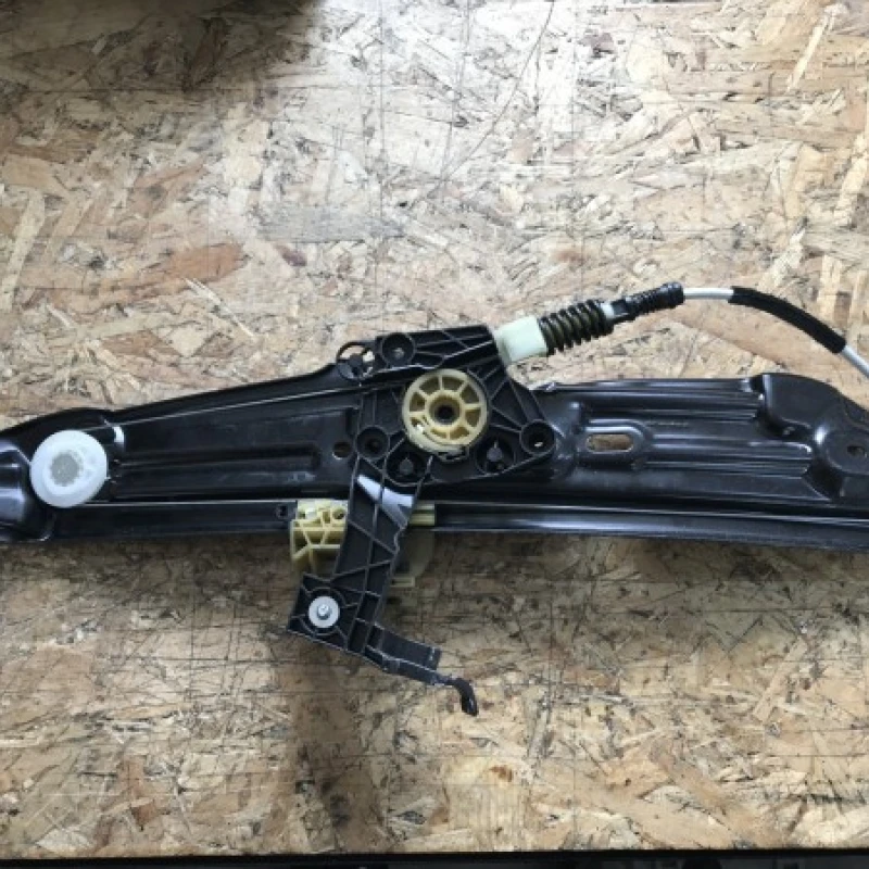 Macara geam stanga spate BMW 