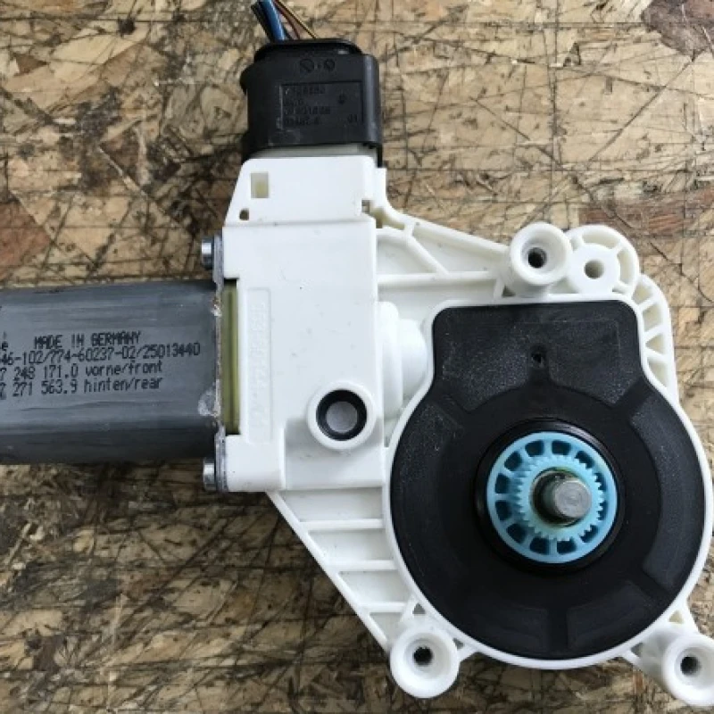 Motoras macara geam stanga fata BMW 