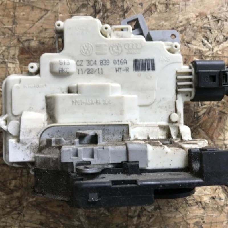 Iala broasca usa dreapta spate Volkswagen 