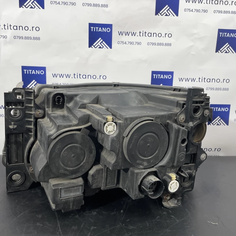 Far dreapta xenon / Land Rover Range Rover Sport Range Rover Sport 2011 / Caroserie, oglinzi si faruri