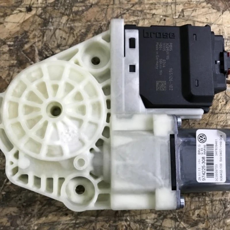 Motoras macara geam stanga spate Volkswagen Passat B7 2012