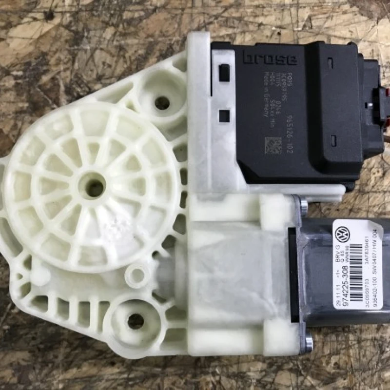 Motoras macara geam stanga spate Volkswagen 