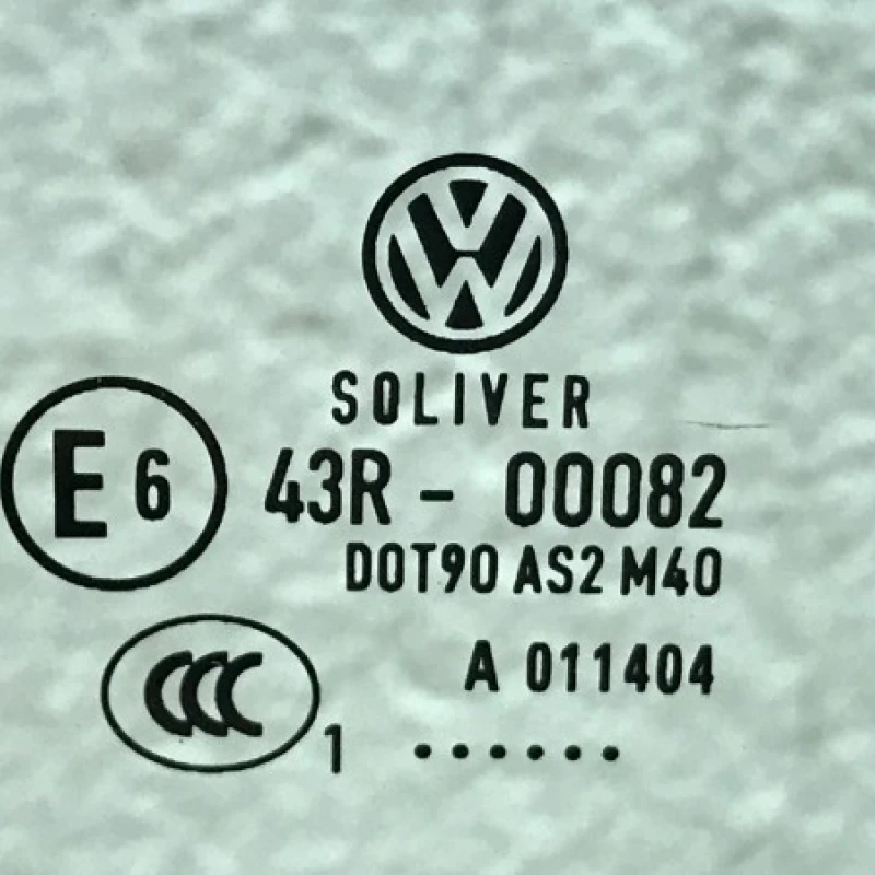 Geam usa dreapta fata / Volkswagen Passat B7 2012 / Caroserie, oglinzi si faruri