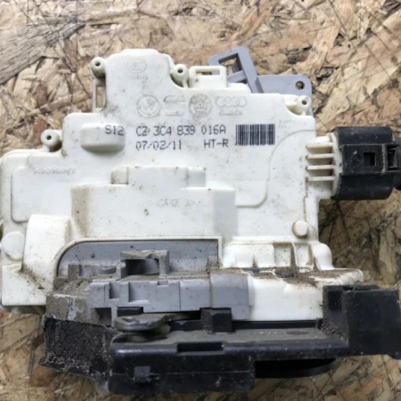 Iala broasca usa dreapta spate / Volkswagen Passat B7 2012 / Caroserie, oglinzi si faruri