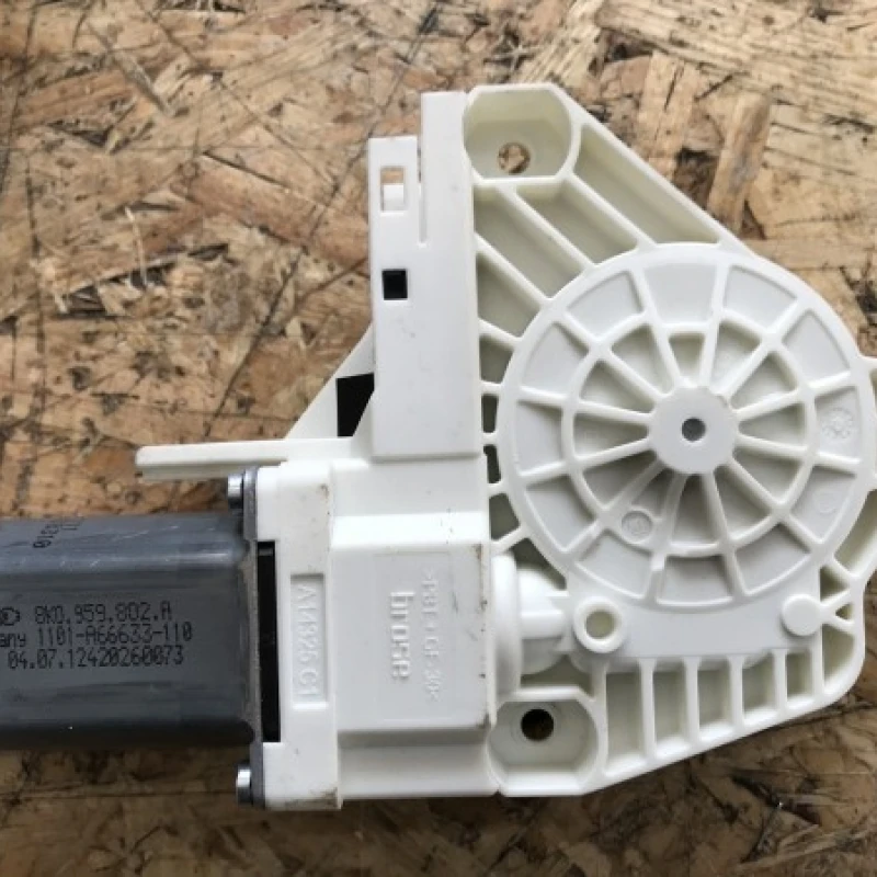 Motoras macara geam dreapta fata Audi A4 B8 2011