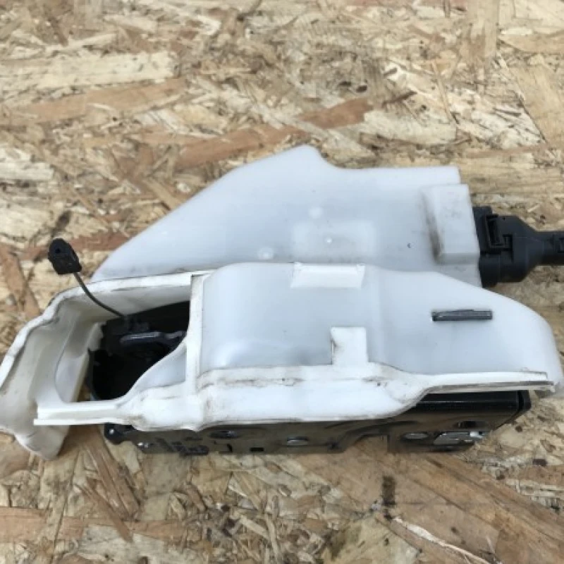 Iala broasca usa dreapta fata Volkswagen 