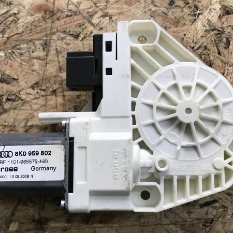 Motoras macara geam dreapta fata Audi A4 B8 2009