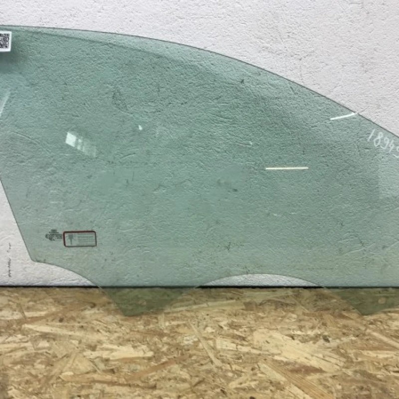 Geam usa dreapta fata / Audi A4 B8 2009 / Caroserie, oglinzi si faruri