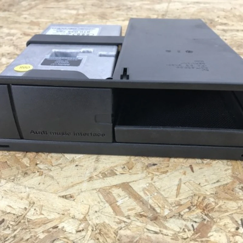 Modul interfata telefon / Audi A4 B8 2009 / Audio si electronice