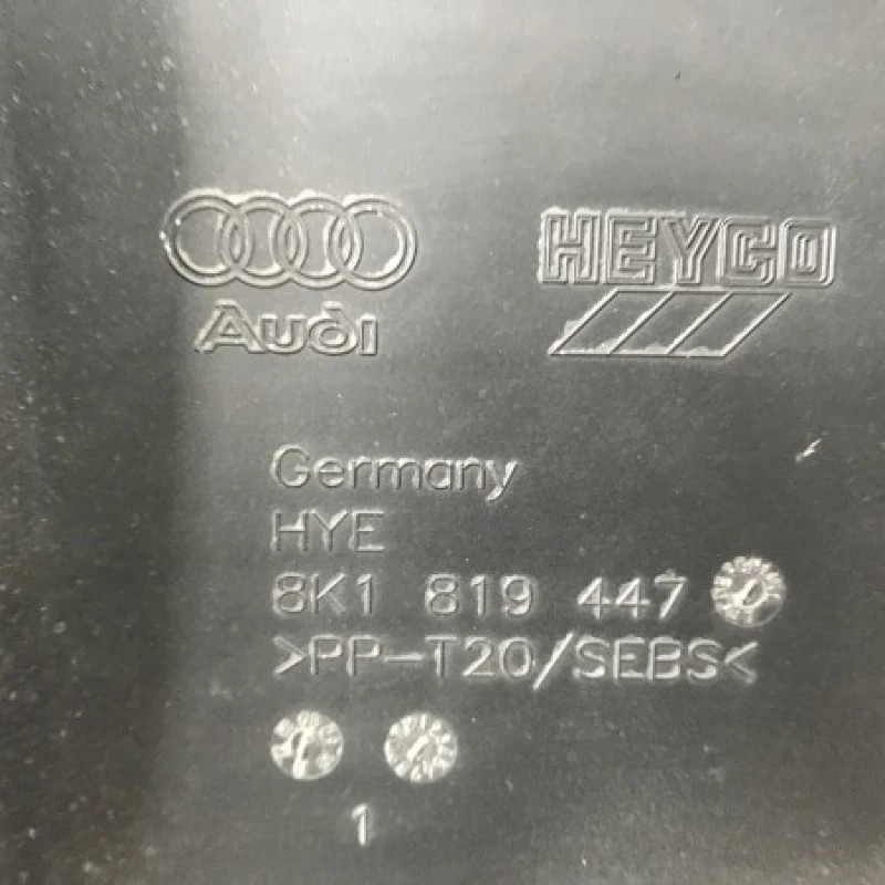Grila stergatoare fata / Audi A4 B8 2009 / Caroserie, oglinzi si faruri