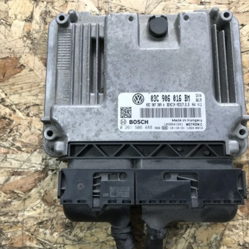 Calculator motor ECU Volkswagen 