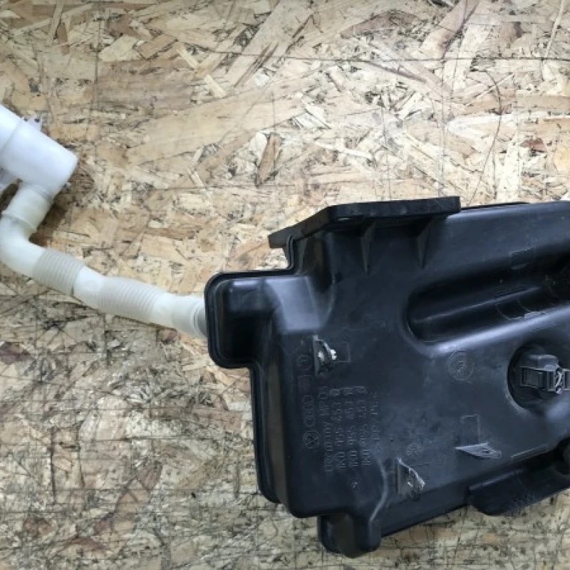 Vas lichid parbriz Volkswagen Golf Plus MK6 2011