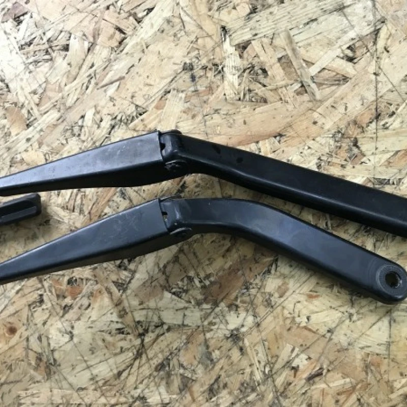 Brat stergator fata / BMW Seria 1 E81 2011 / Caroserie, oglinzi si faruri