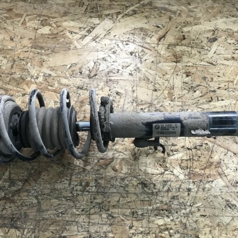 Amortizor cu arc stanga fata / BMW Seria 1 E81 2011 / Directie si suspensie