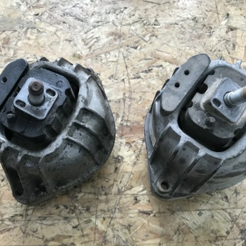 Tampon motor / BMW Seria 1 E81 2011 / Motor, racire si evacuare