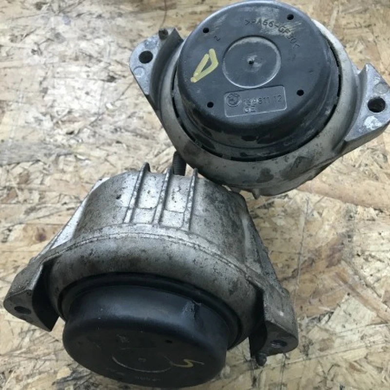 Tampon motor / BMW Seria 1 E81 2011 / Motor, racire si evacuare