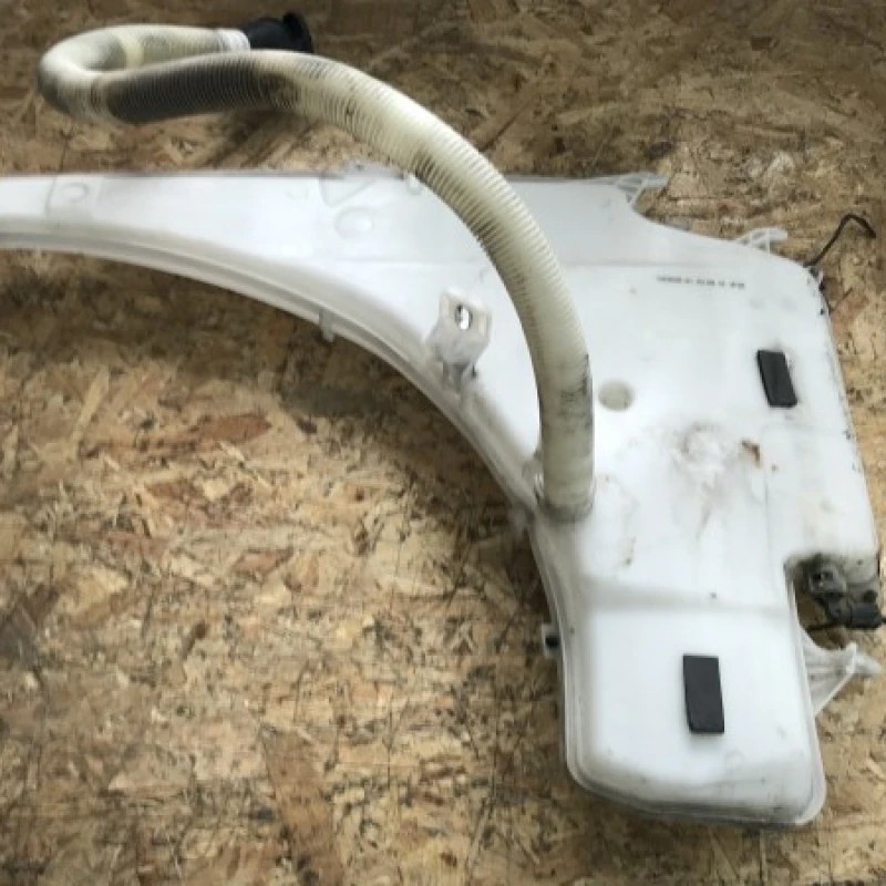 Vas spalator parbriz / BMW Seria 1 E81 2011 / Motor, racire si evacuare