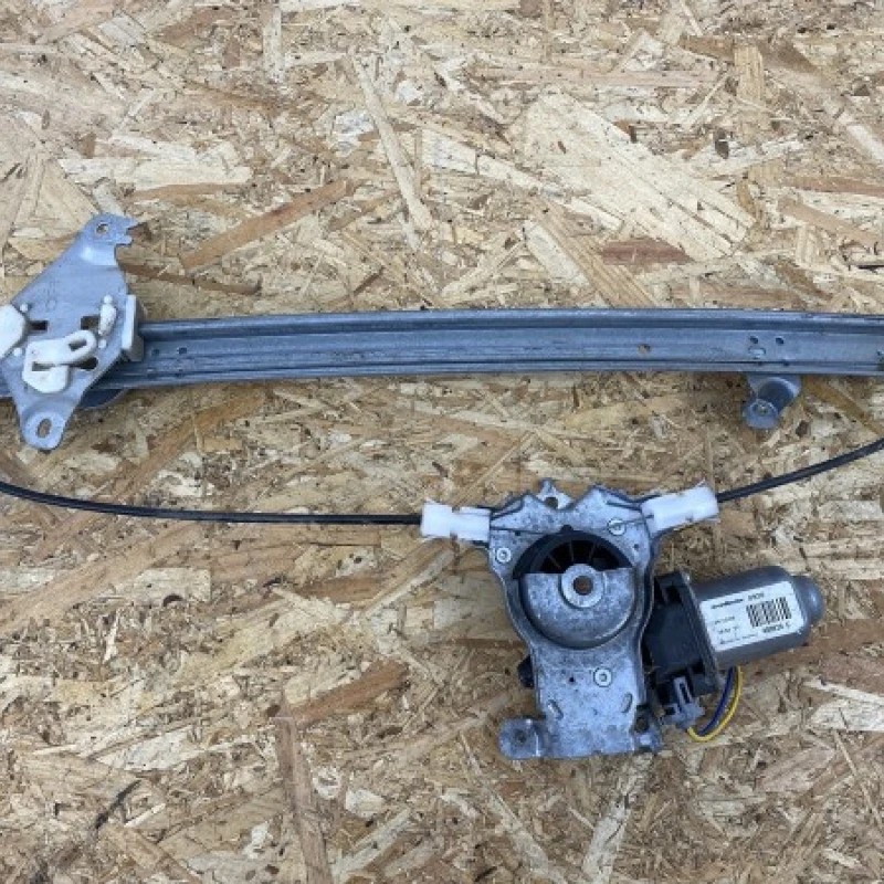 Macara geam dreapta spate / Nissan Navara D40 2010 / Caroserie, oglinzi si faruri