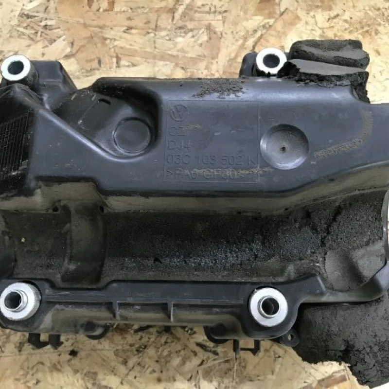 Rezonator aer / Volkswagen Passat B6 2010 / Motor, racire si evacuare
