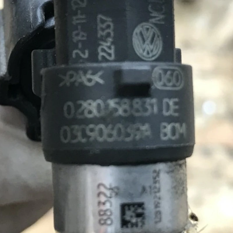 Injector / Volkswagen Passat B6 2010 / Motor, racire si evacuare