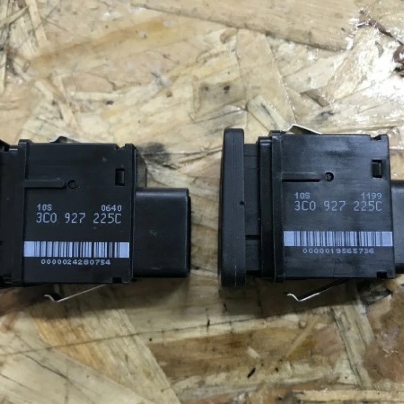 Buton frana mana / Volkswagen Passat B6 2010 / Audio si electronice