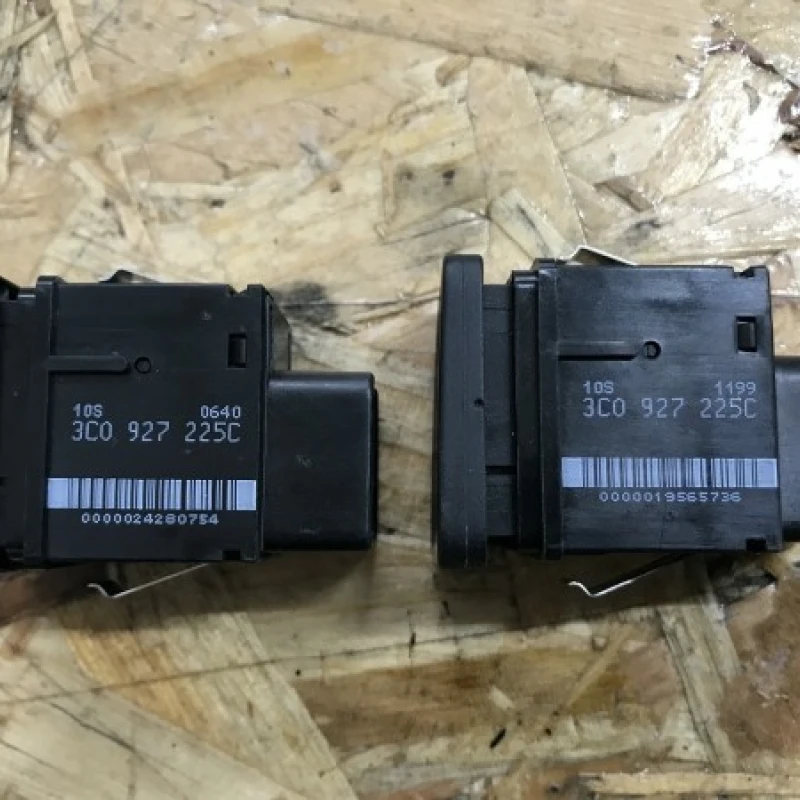Buton frana mana / Volkswagen Passat B6 2010 / Audio si electronice