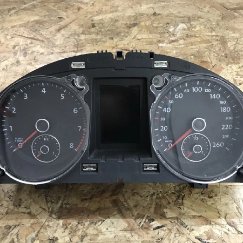 Ceas bord Volkswagen Passat B6 2010