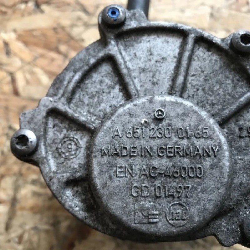 Pompa vacuum / Mercedes-Benz E Class W212 2010 / Motor, racire si evacuare