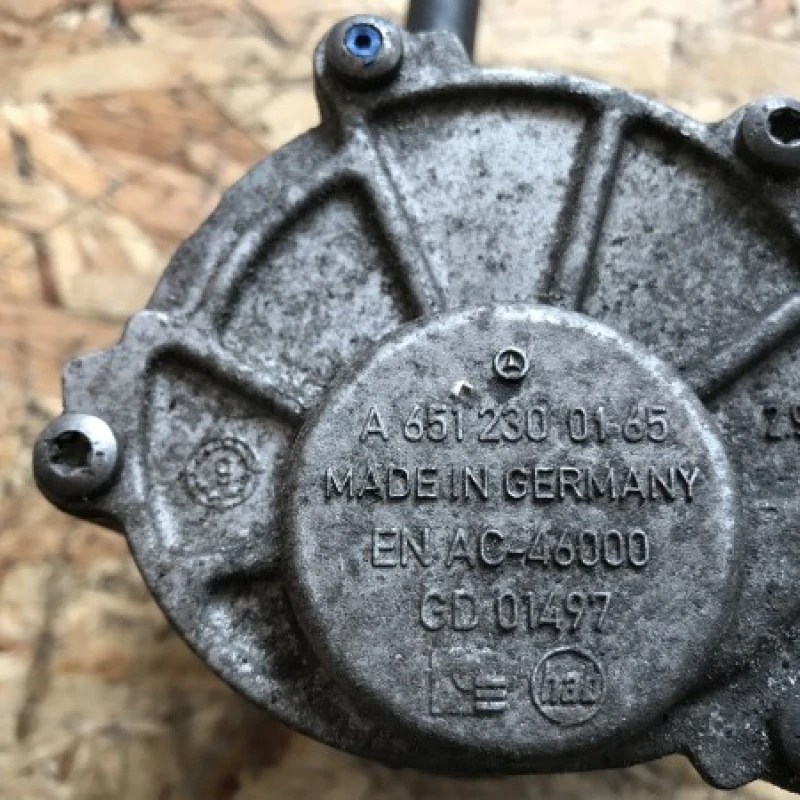 Pompa vacuum / Mercedes-Benz E Class W212 2010 / Motor, racire si evacuare