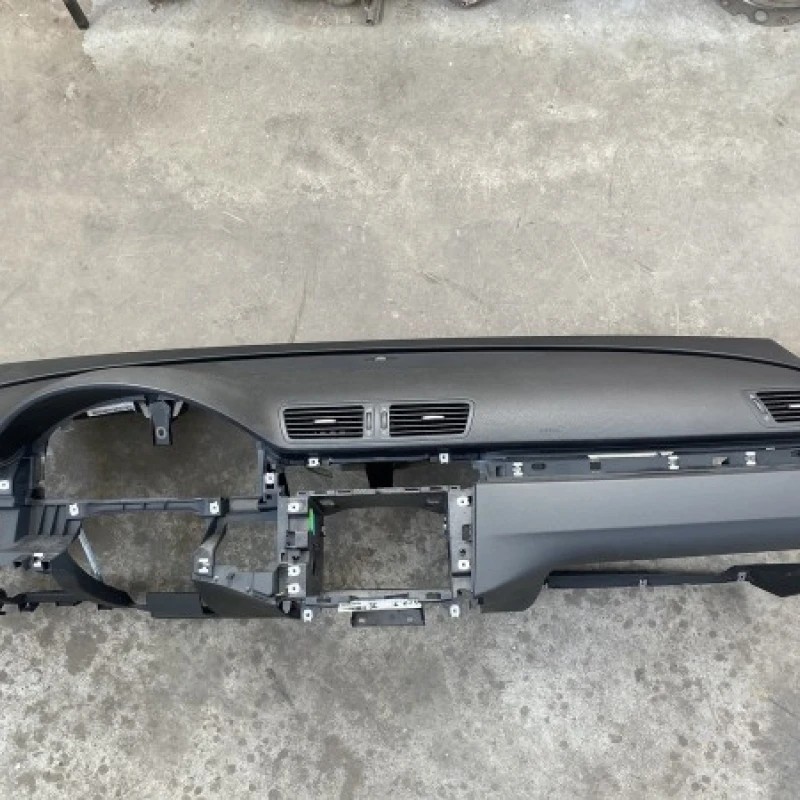 Plansa bord cu airbag pasager / Volkswagen Passat B6 2010 / Interior